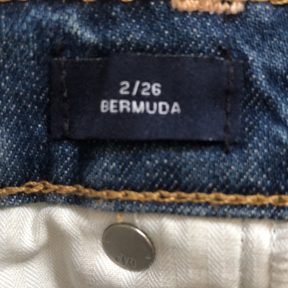 Gap | women’s distressed denim Bermuda shorts size 2/26. - Picture 7 of 13